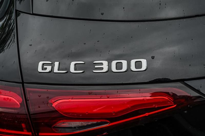 mercedes-benz GLC300 2024 - 10