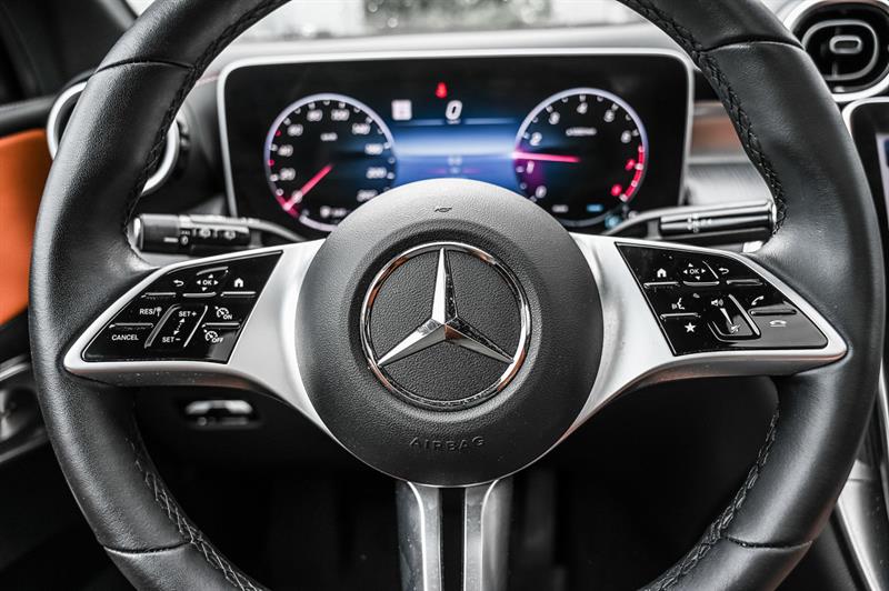 mercedes-benz GLC300 2024 - 18