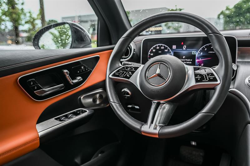 mercedes-benz GLC300 2024 - 26