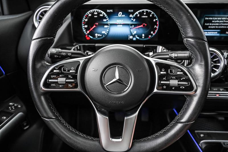 mercedes-benz GLA250 2023 - 9