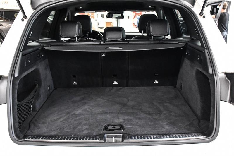 mercedes-benz GLC300 2017 - 33