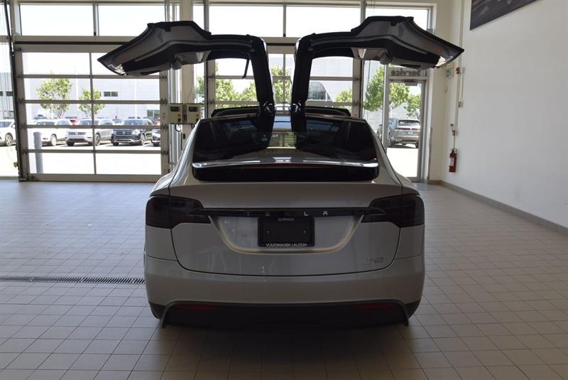 tesla Model X 2024 - 8