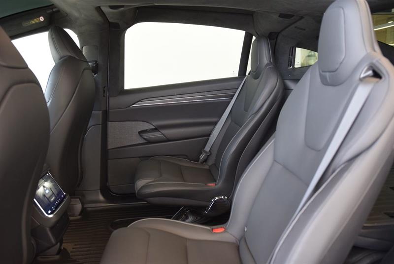 tesla Model X 2024 - 25
