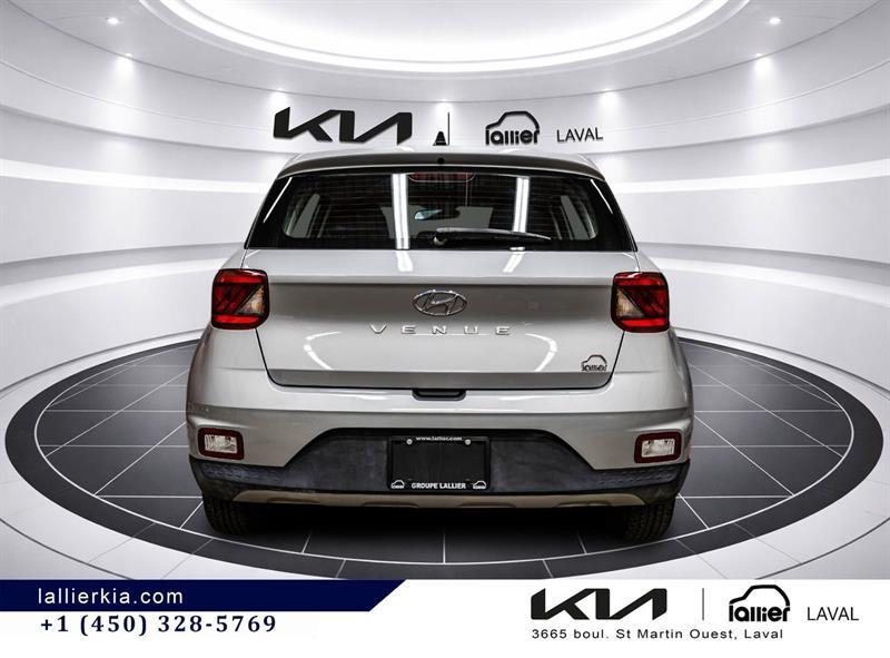 2022 Hyundai Venue - Image 6