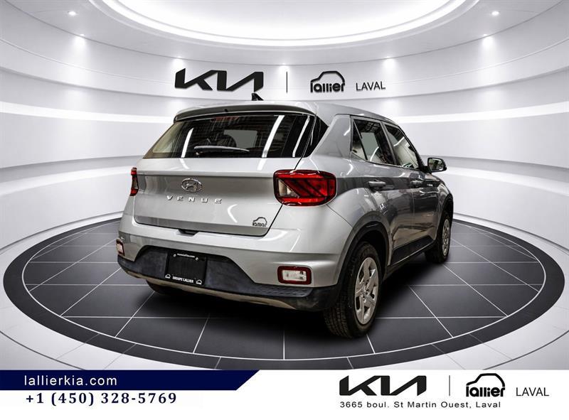 2022 Hyundai Venue - Image 7