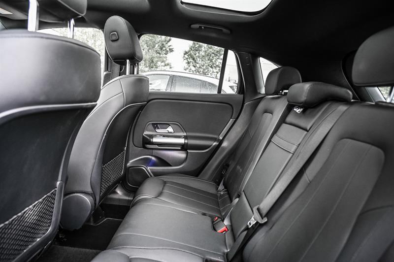 mercedes-benz GLA250 2023 - 15