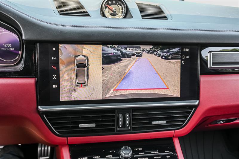 2022 Porsche Cayenne - Image 23