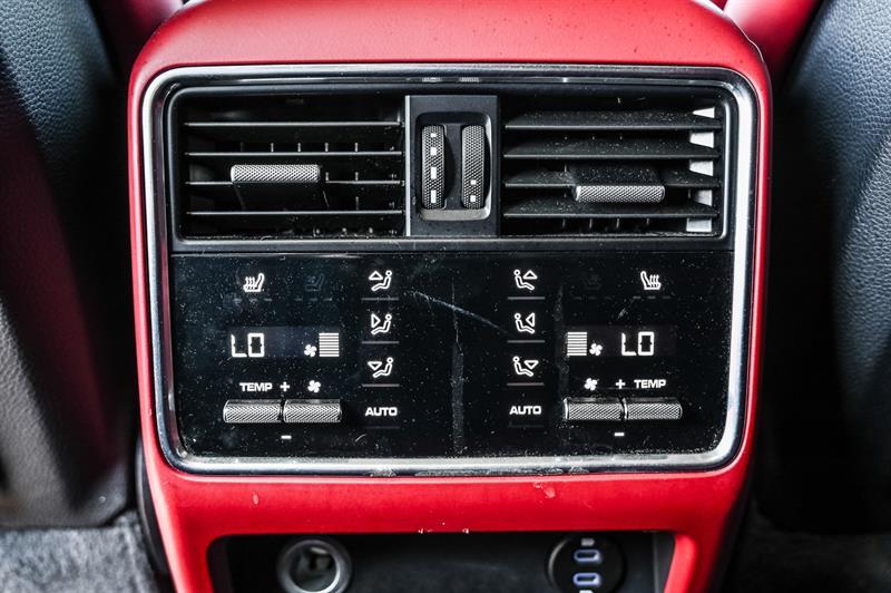 2022 Porsche Cayenne - Image 27
