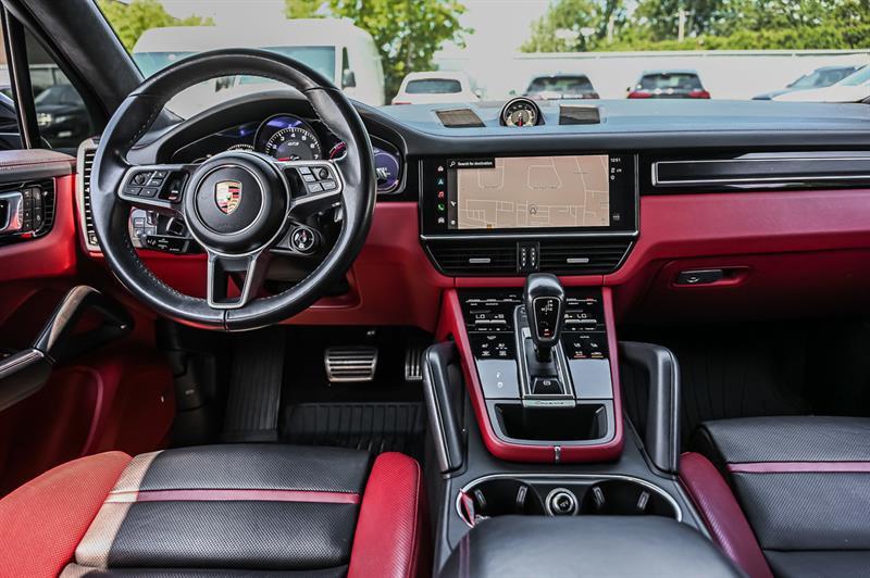 2022 Porsche Cayenne - Image 28