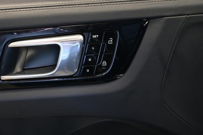 2019 Porsche Cayenne - Image 18