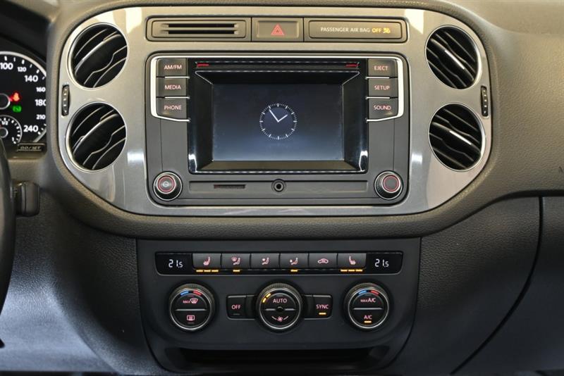 2016 Volkswagen Tiguan - Image 25