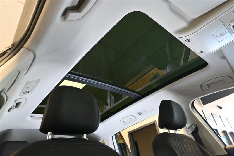 2021 Volkswagen Tiguan - Image 34