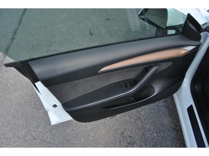 2022 Tesla Model 3 - Image 11