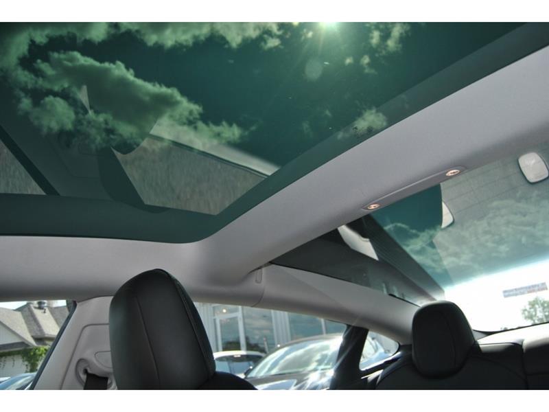 2022 Tesla Model 3 - Image 18