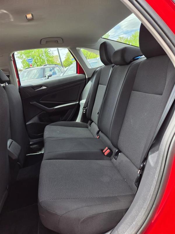 2019 Volkswagen Jetta - Image 13