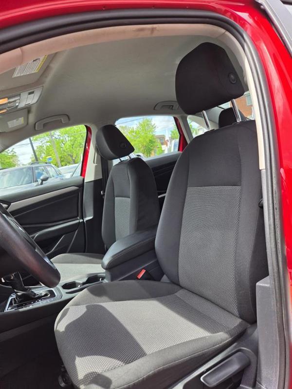 2019 Volkswagen Jetta - Image 16