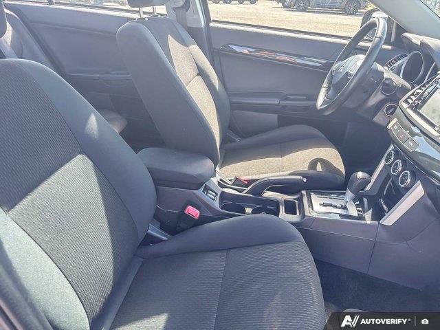 mitsubishi Lancer 2017 - 24