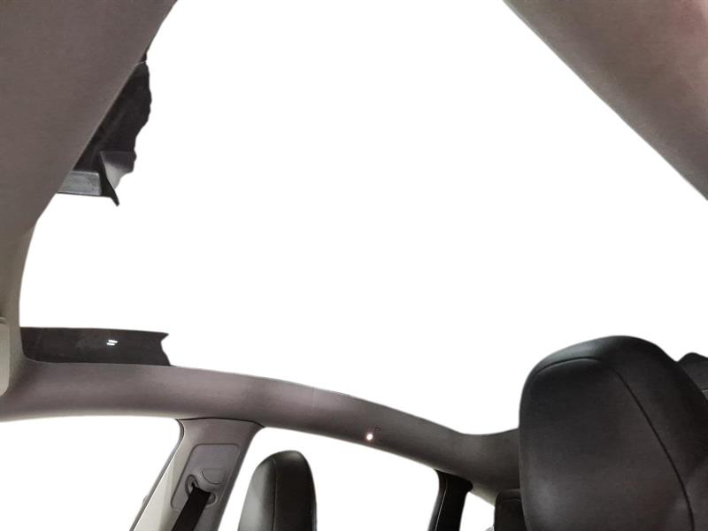 tesla Model Y 2021 - 14