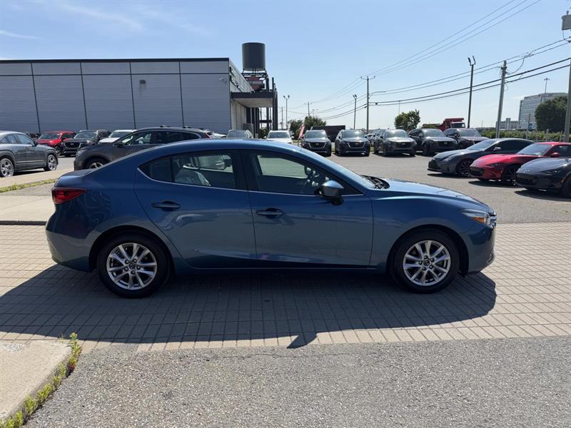 mazda Mazda3 2018 - 9