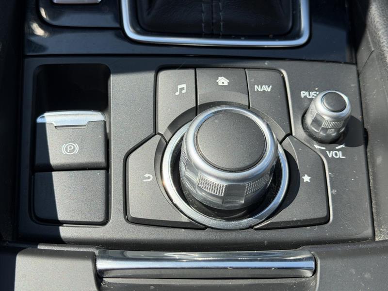 mazda Mazda3 2018 - 23