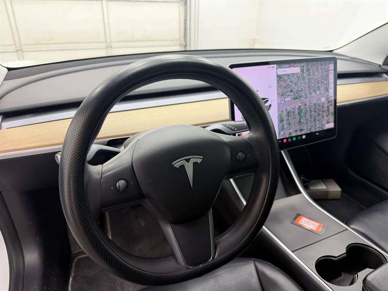 tesla Model 3 2019 - 18