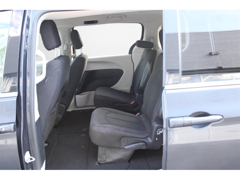 chrysler Pacifica 2019 - 11