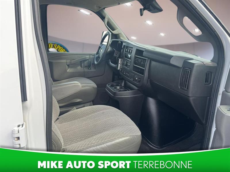 chevrolet Express Passenger 2019 - 9