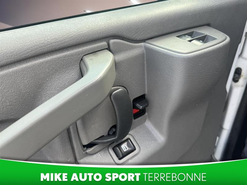 chevrolet Express Passenger 2019 - 12
