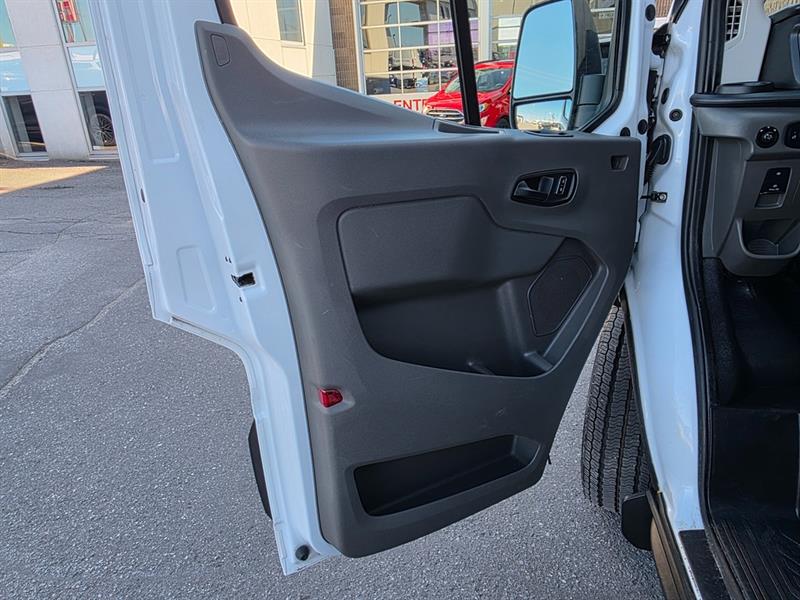 ford E-Transit-350 2023 - 11