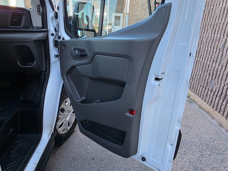ford E-Transit-350 2023 - 19