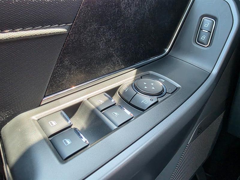 ford F-150 Lightning 2025 - 44