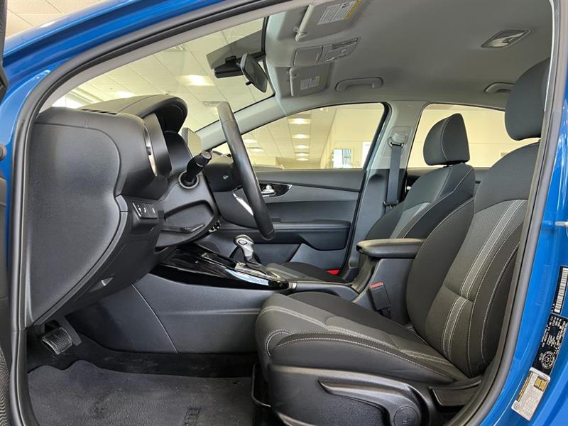 kia Forte 2022 - 11