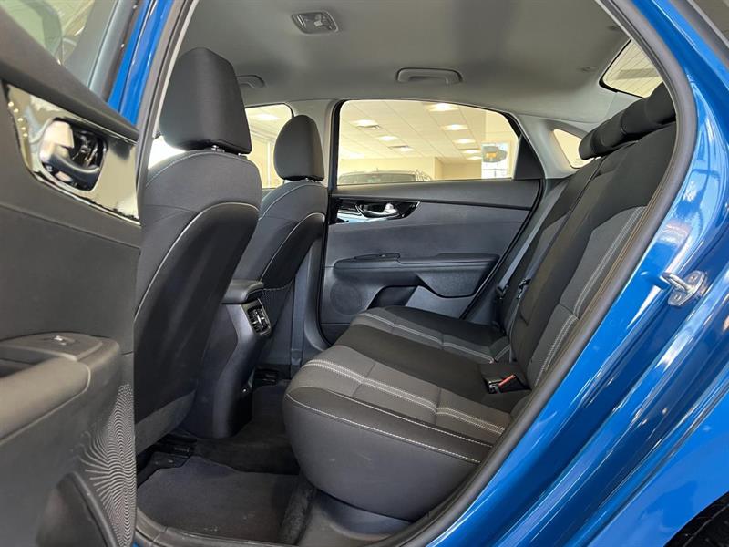 kia Forte 2022 - 12