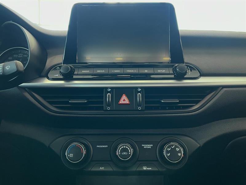 kia Forte 2022 - 14