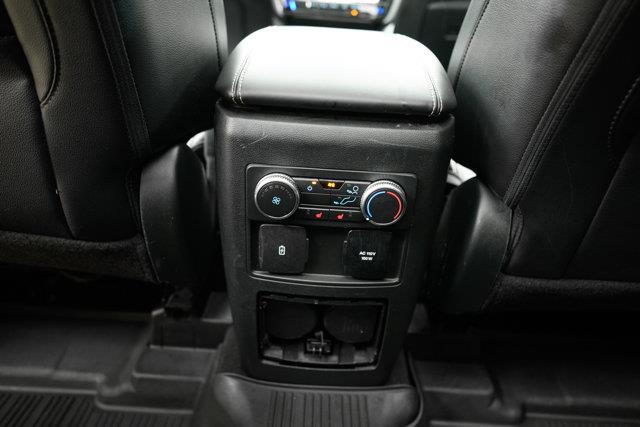 ford Explorer 2022 - 26