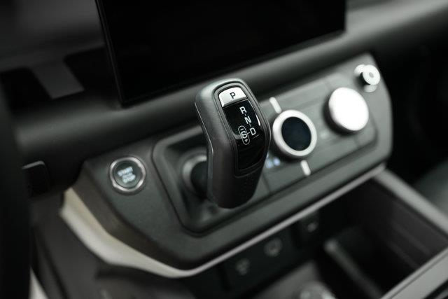 land rover Defender 2024 - 13
