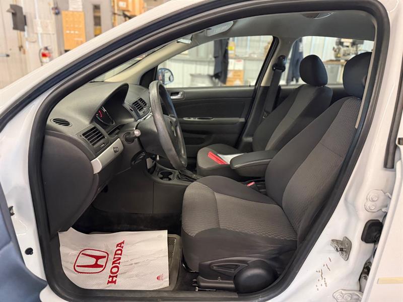 chevrolet Cobalt 2010 - 12