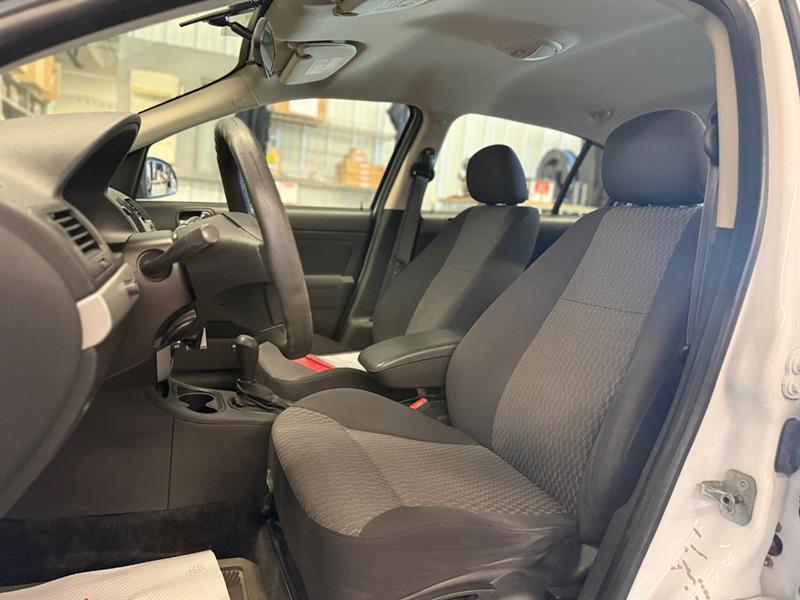 chevrolet Cobalt 2010 - 13