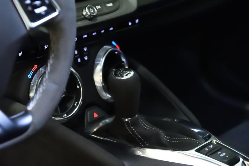 chevrolet Camaro 2021 - 12