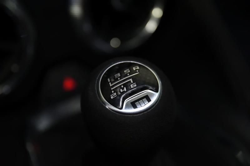 chevrolet Camaro 2021 - 23