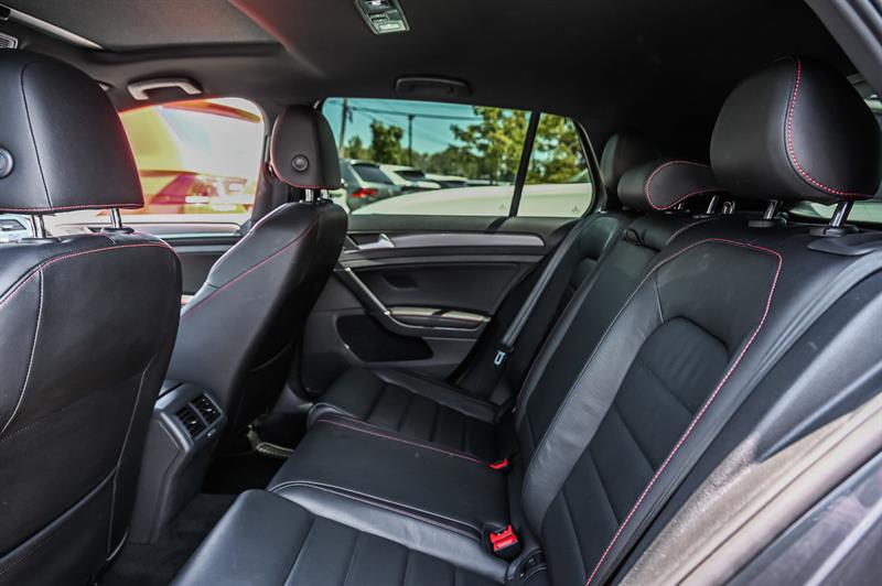 volkswagen Golf GTI 2018 - 25