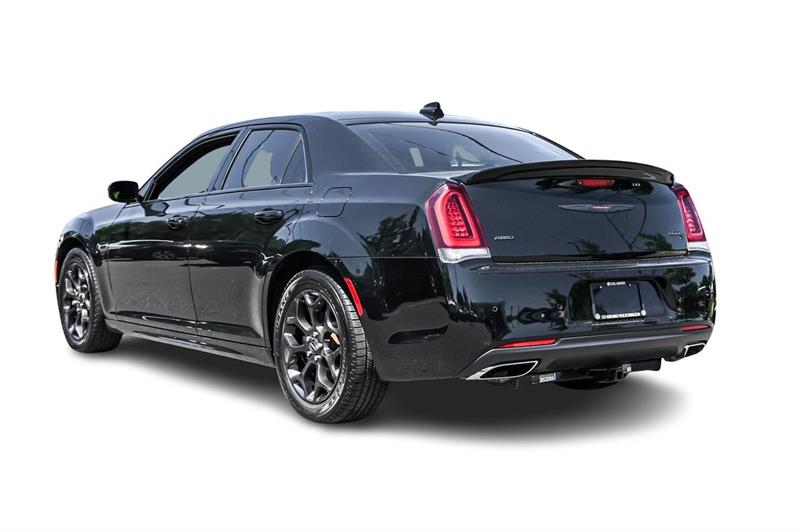 chrysler 300 2022 - 10