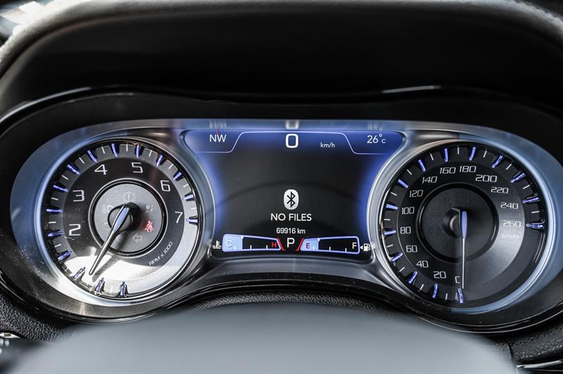 chrysler 300 2022 - 19