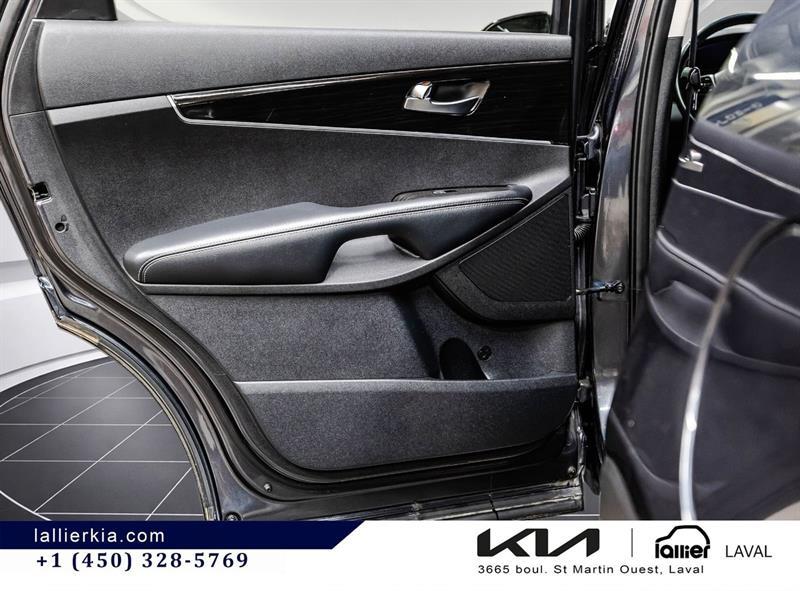 2020 Kia Sorento - Image 13