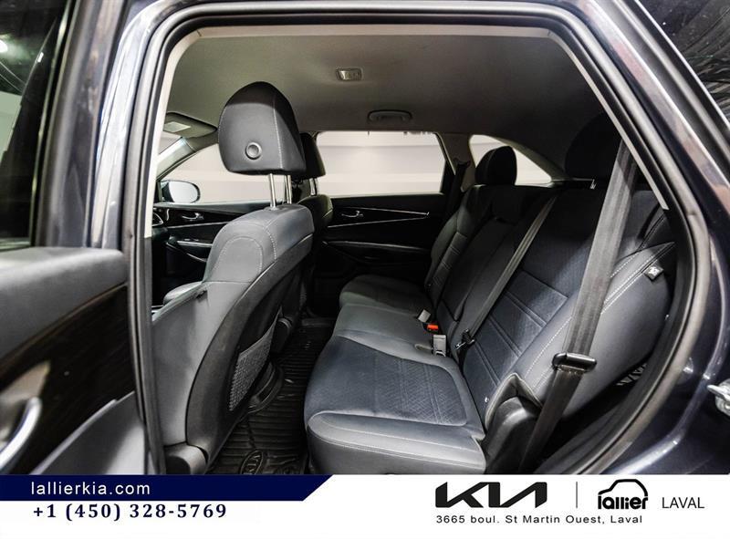 2020 Kia Sorento - Image 14