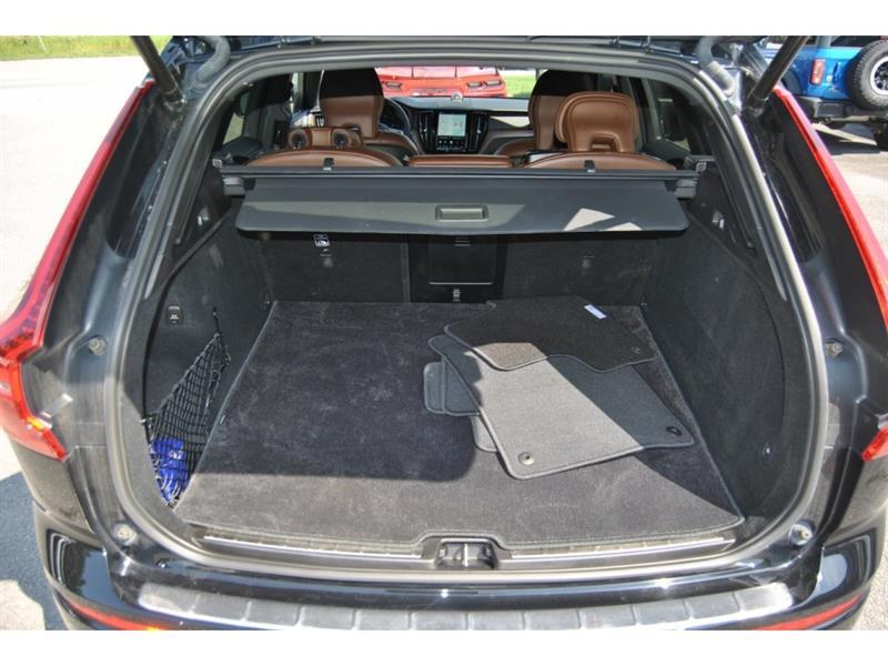 2023 Volvo XC60 - Image 11