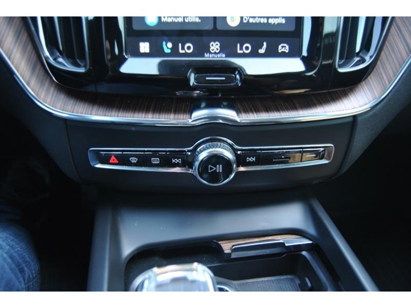 2023 Volvo XC60 - Image 22