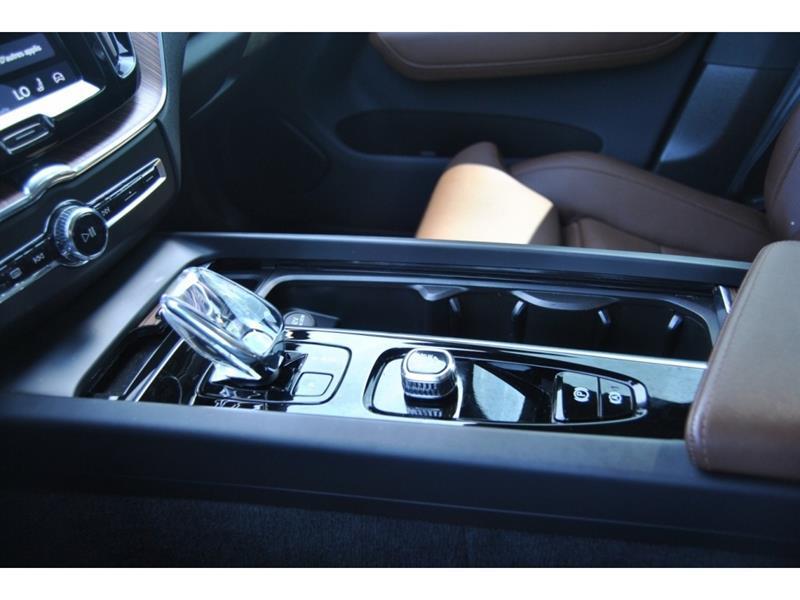 2023 Volvo XC60 - Image 23