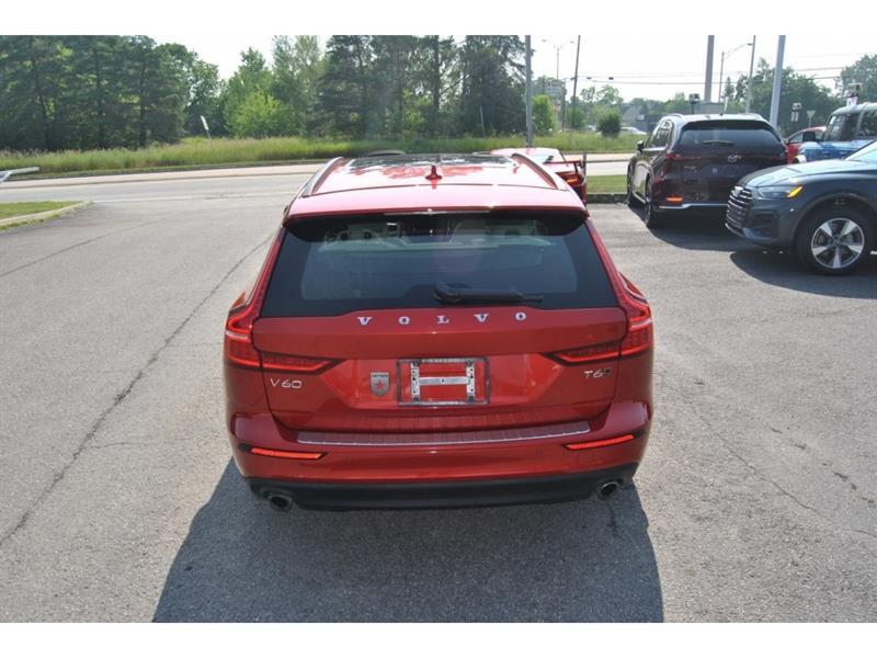2022 Volvo V60 - Image 4