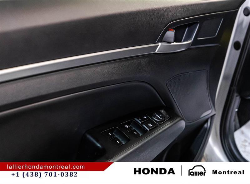 2017 Hyundai Elantra - Image 12